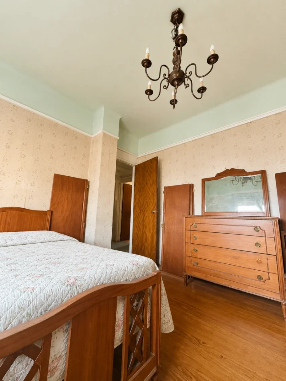 Apartamento en venta 2 dorm y serv. c/ garaje en Ciudad Vieja - Imagen 5