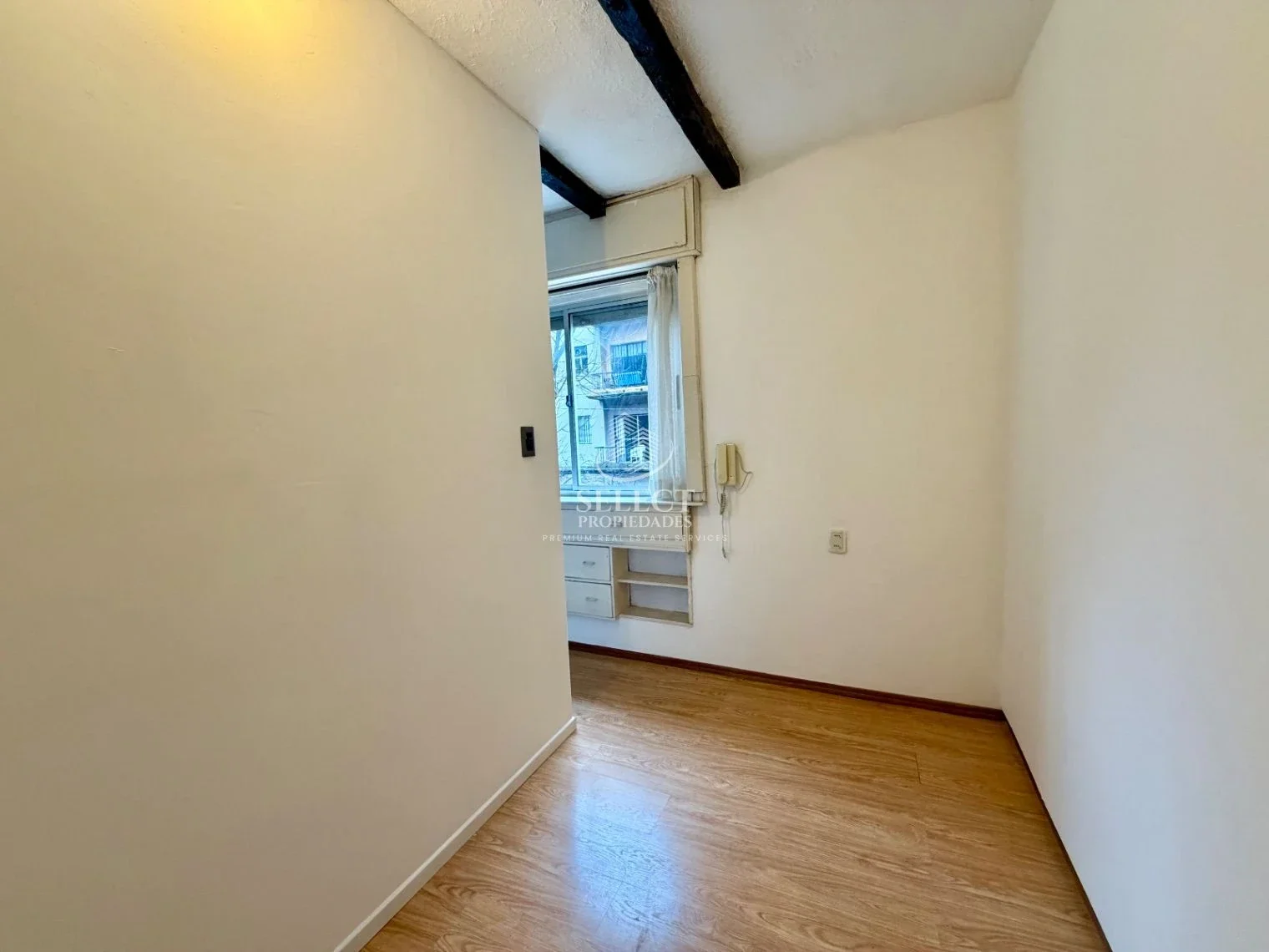 Alquiler apartamento monoambiente con división y Patio Pocitos - Imagen 5