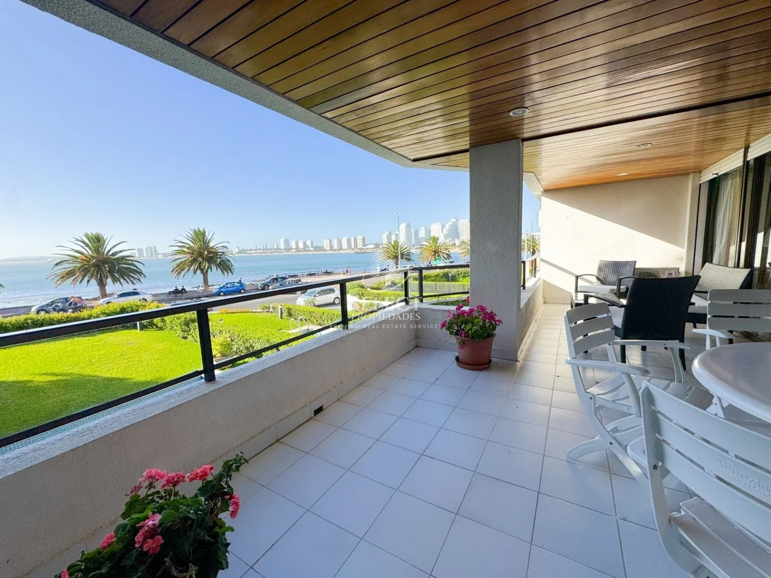 Venta apartamento 4 dormitorios y servicio Punta del Este Amarras del Sol - Imagen 5