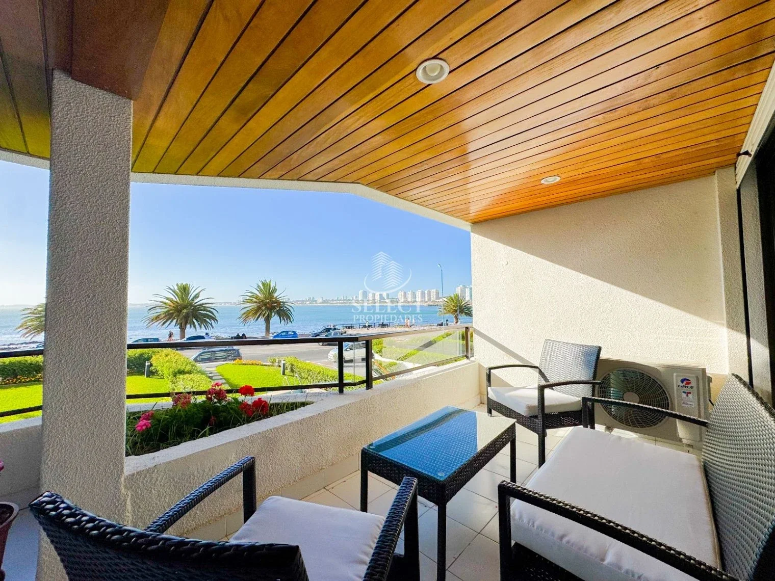Venta apartamento 4 dormitorios y servicio Punta del Este Amarras del Sol - Imagen 4