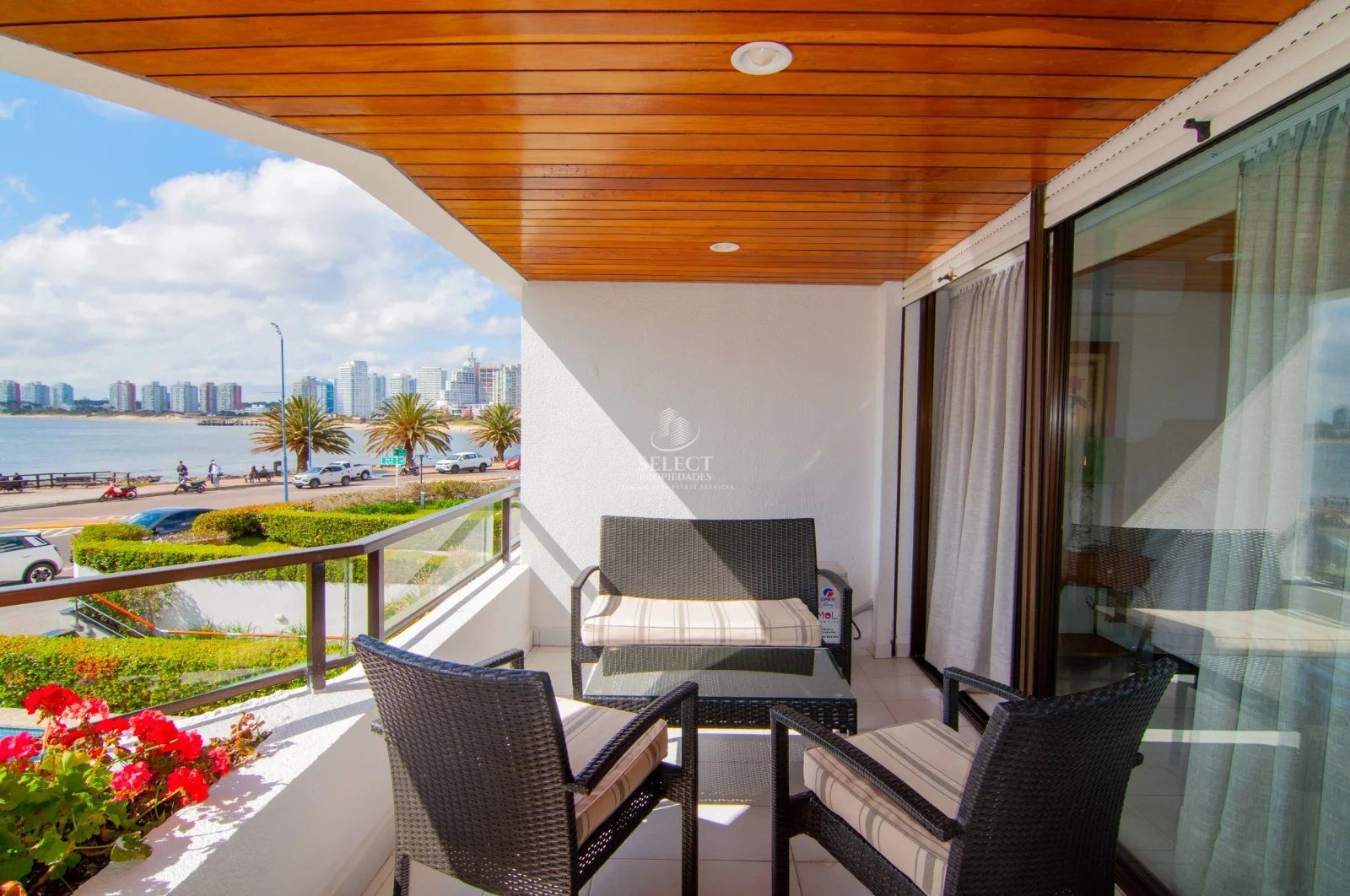 Alquiler temporal apartamento 4 dormitorios y servicio Punta del Este Península - Imagen 5