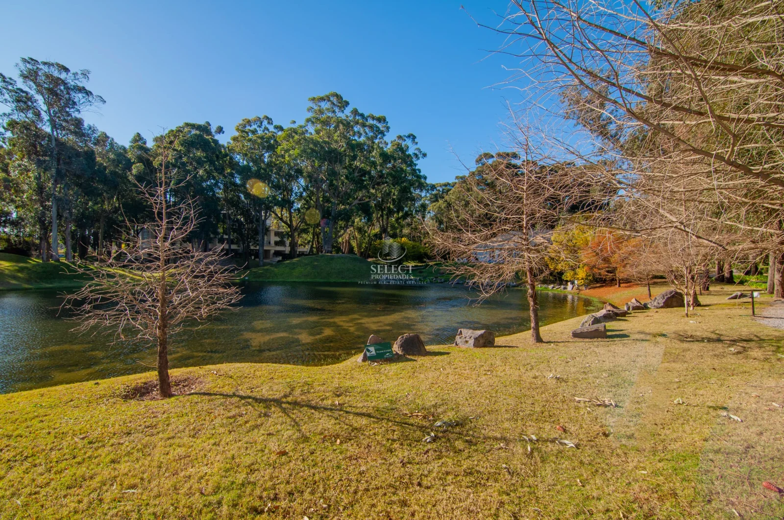 Venta apartamento Green Park Solanas Punta del este con vista al lago - Imagen 2