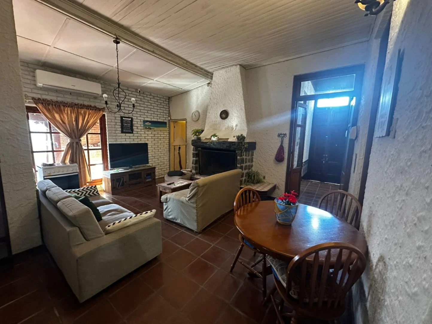 Casa en venta en Canelones con 5 dormitorios y garage a 1 cuadra de Comeca - Imagen 4
