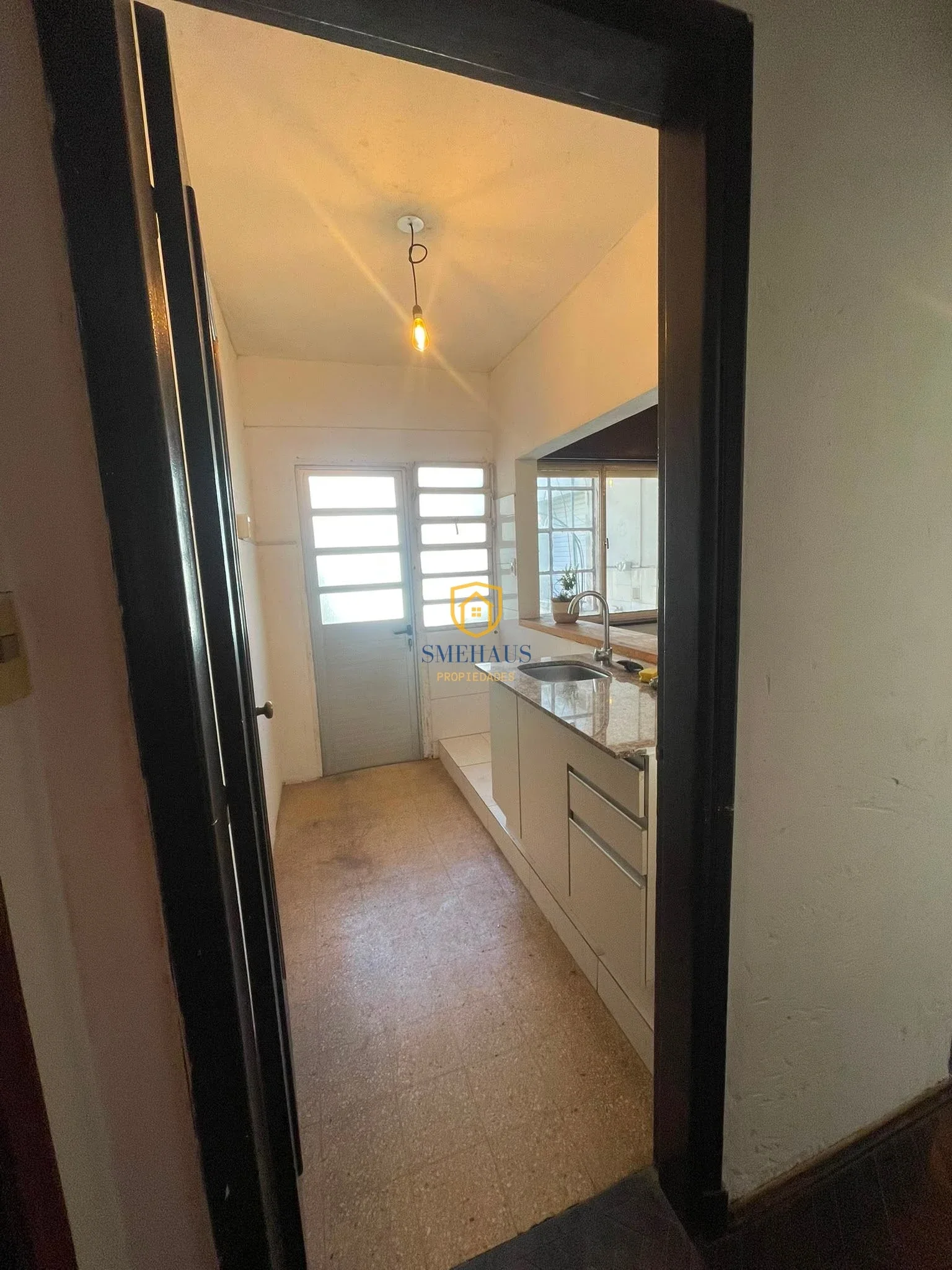 Apartamento en alquiler en Ciudad Vieja con 2 dormitorios - Imagen 2