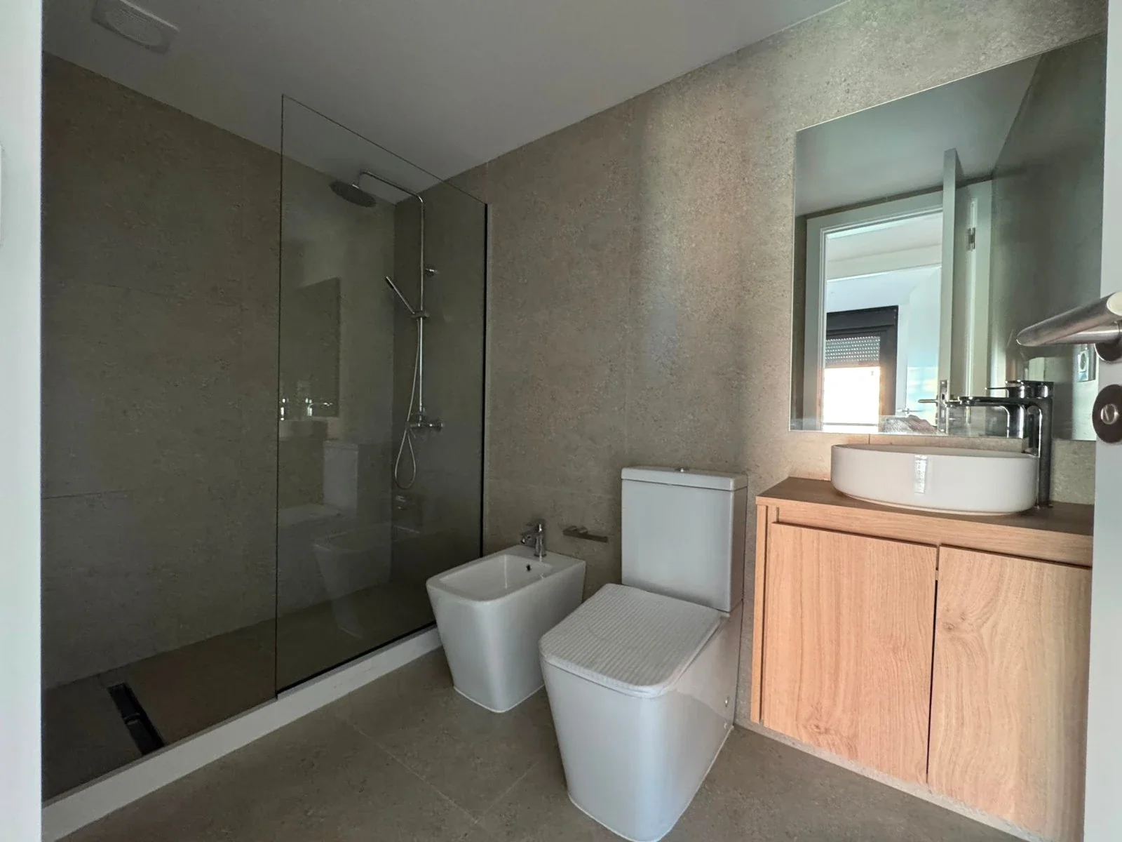 Venta Apartamento a estrenar en Malvín con garage - Imagen 3