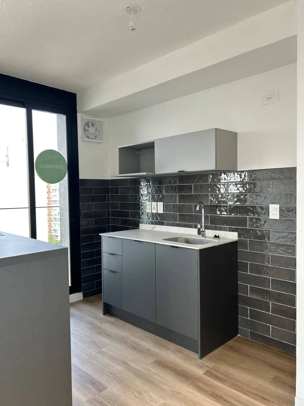 Apartamento en alquiler en Tres Cruces - Imagen 3
