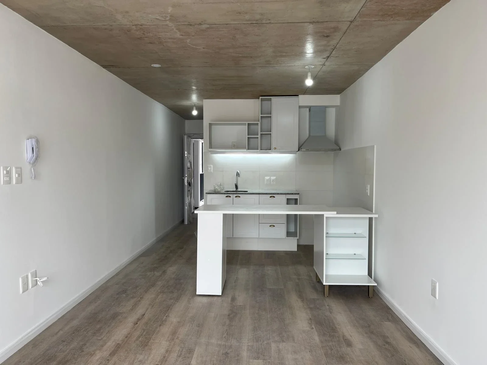 VENTA MONOAMBIENTE, BALCÓN MÁS TERRAZA A ESTRENAR - Imagen 2