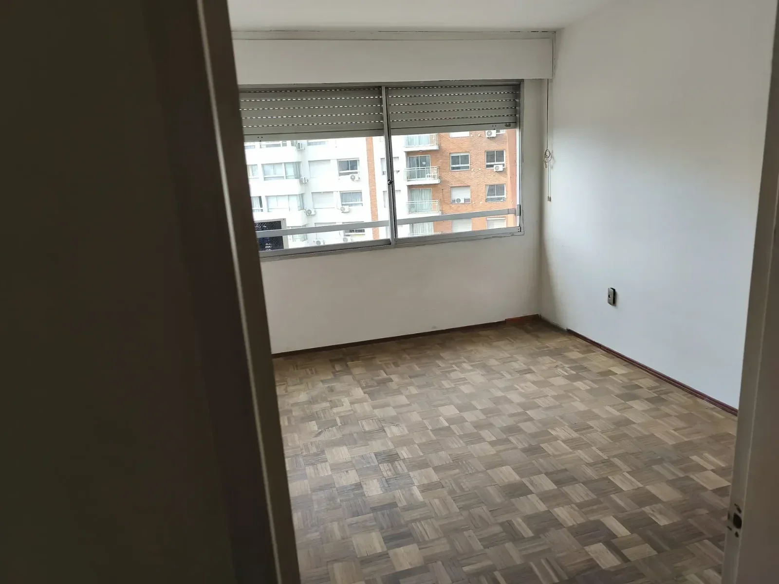 Apartamento en alquiler en Tres Cruces - Imagen 1