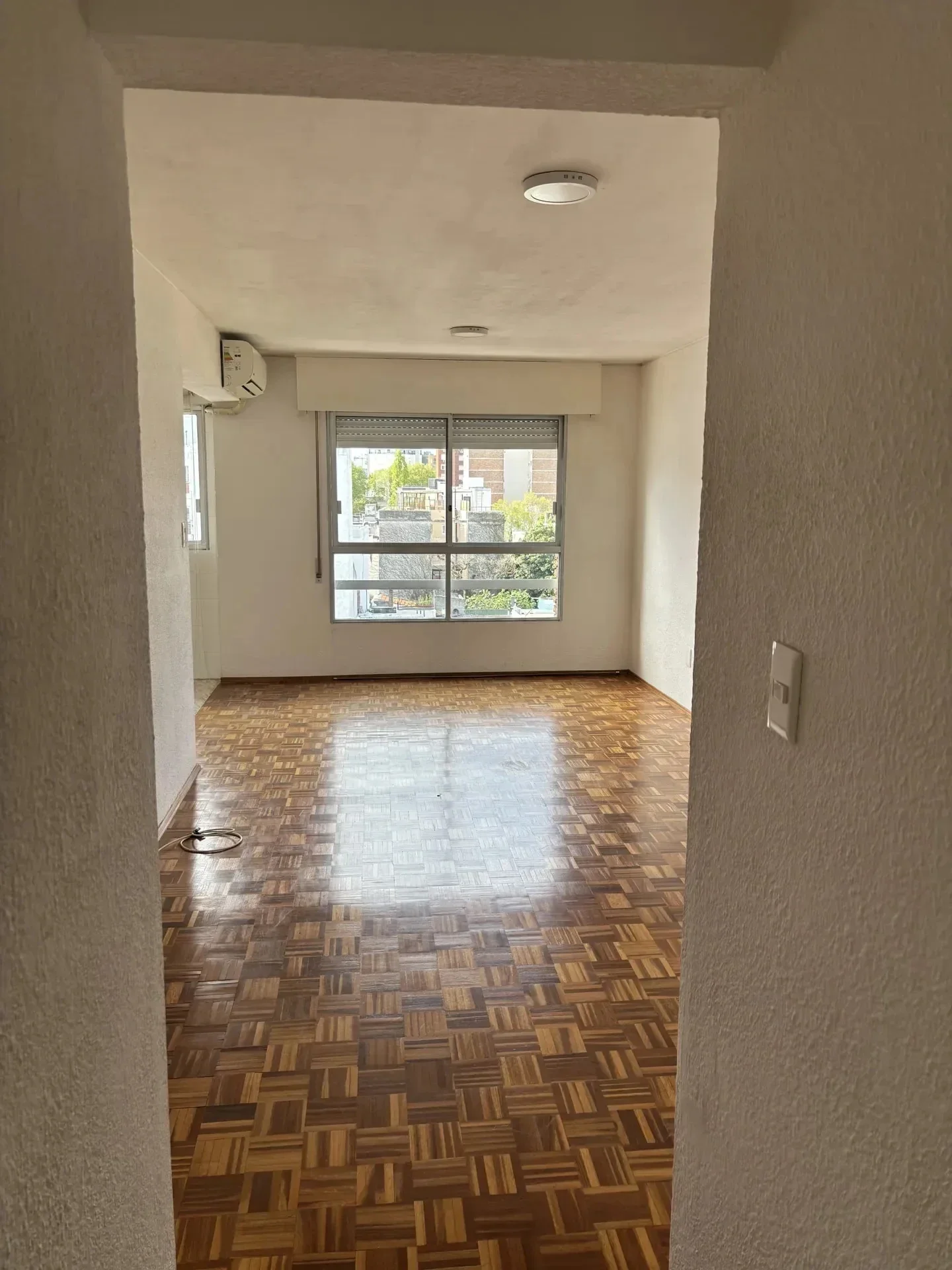 ALQUILER APARTAMENTO UN DORMITORIO EN CORDÓN A DOS CUADRAS DE PLAZA VARELA - Imagen 2