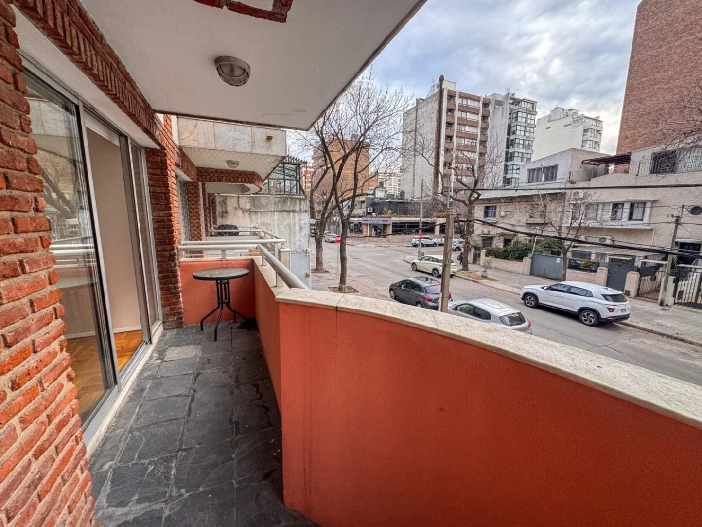 Apartamento de 2 Dormitorios | Patio de Uso Exclusivo | 2 Baños | Balcón - Imagen 3