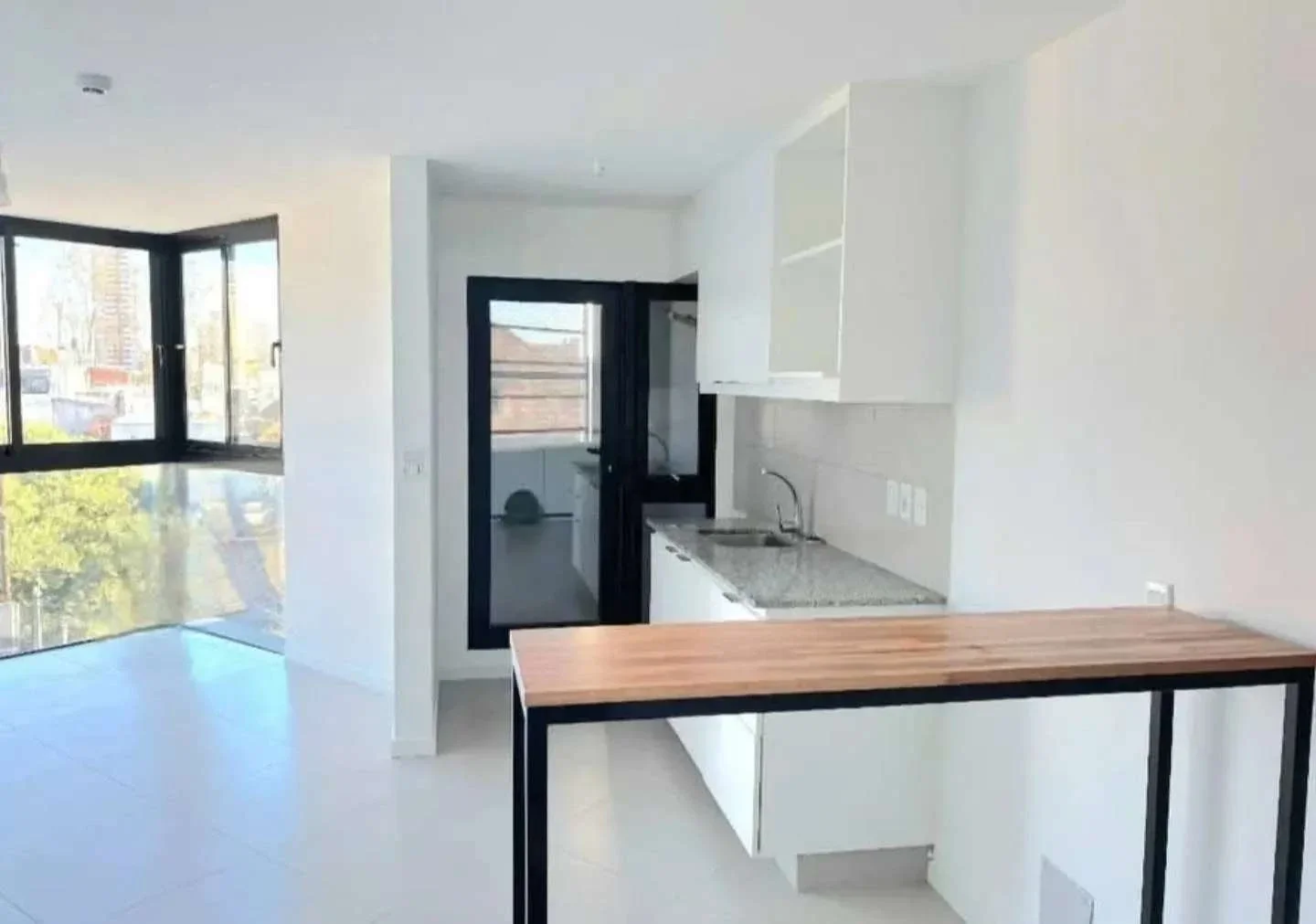 ALQUILER APARTAMENTO UN DORMITORIO, COCHERA EN LA BLANQUEADA - Imagen 2