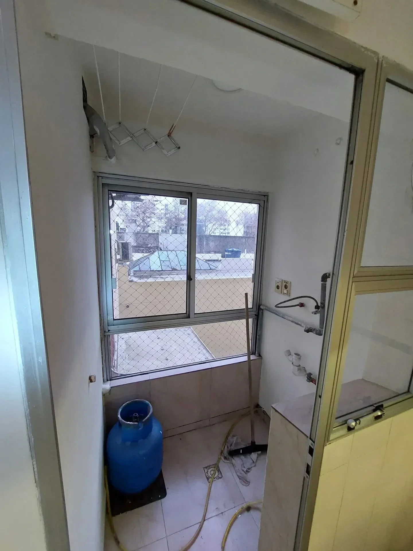 ALQUILER APARTAMENTO 3 DORMITORIOS, 2 BAÑOS EN TRES CRUCES - Imagen 3