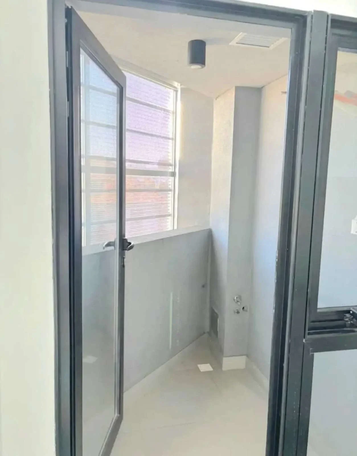 ALQUILER APARTAMENTO UN DORMITORIO, COCHERA EN LA BLANQUEADA - Imagen 3