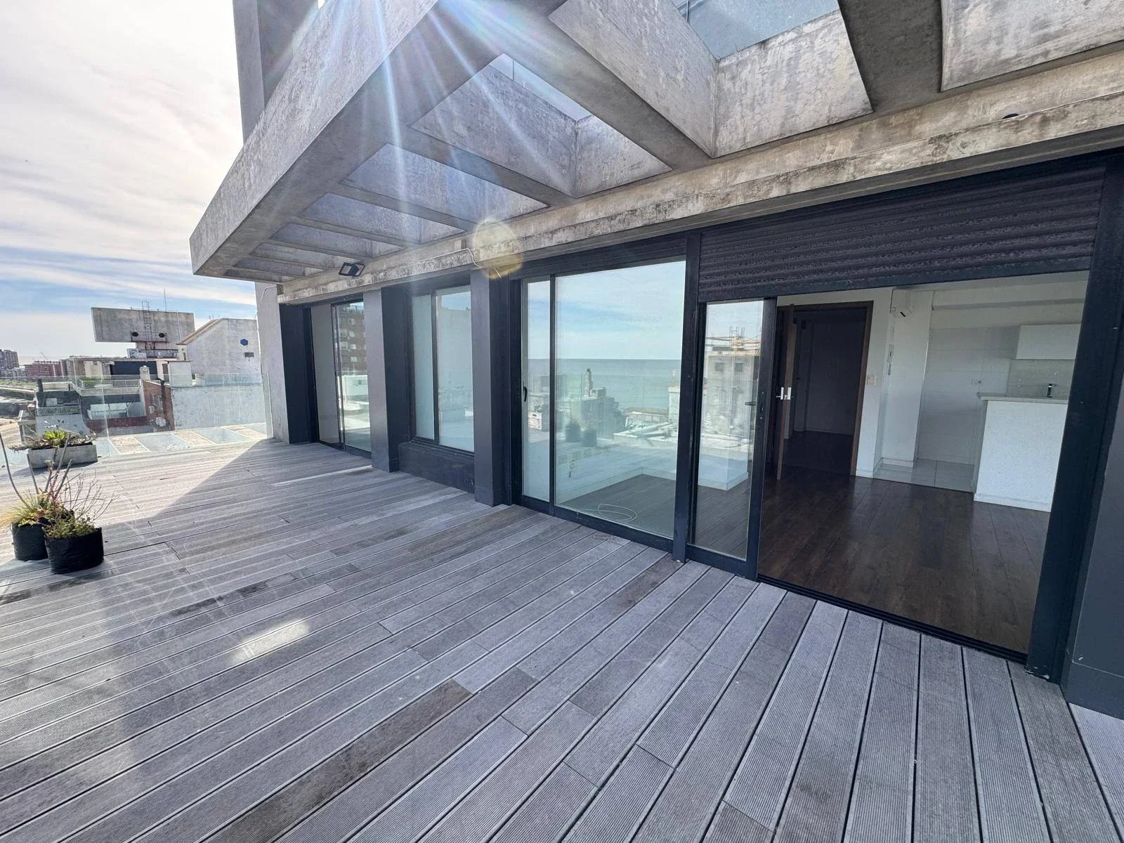 ALQUILER APARTAMENTO 2 DORMITORIOS, AMPLIA TERRAZA - Imagen 2