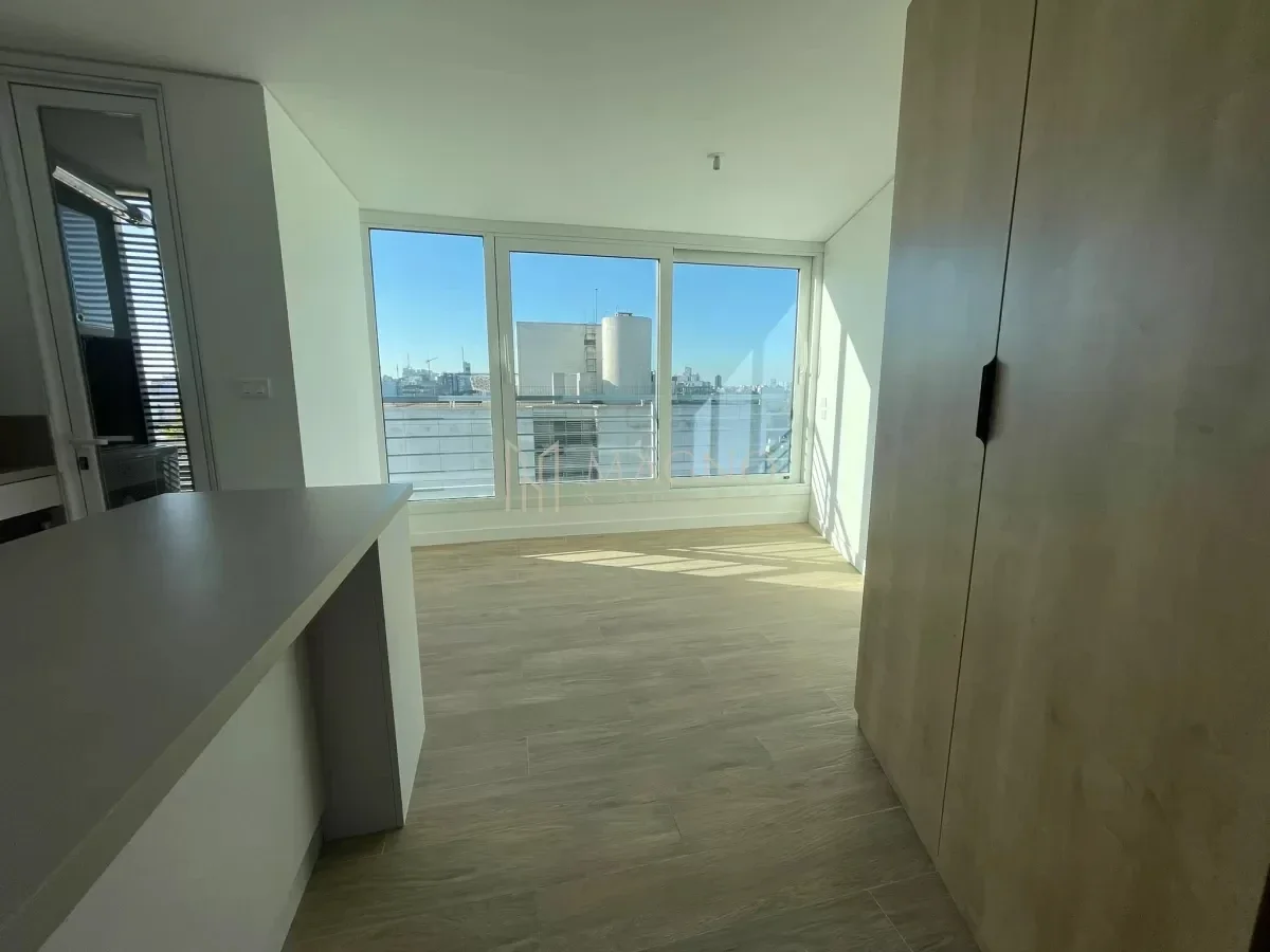 Apartamento En Alquiler En Joy Montevideo Con Piscina - Imagen 2
