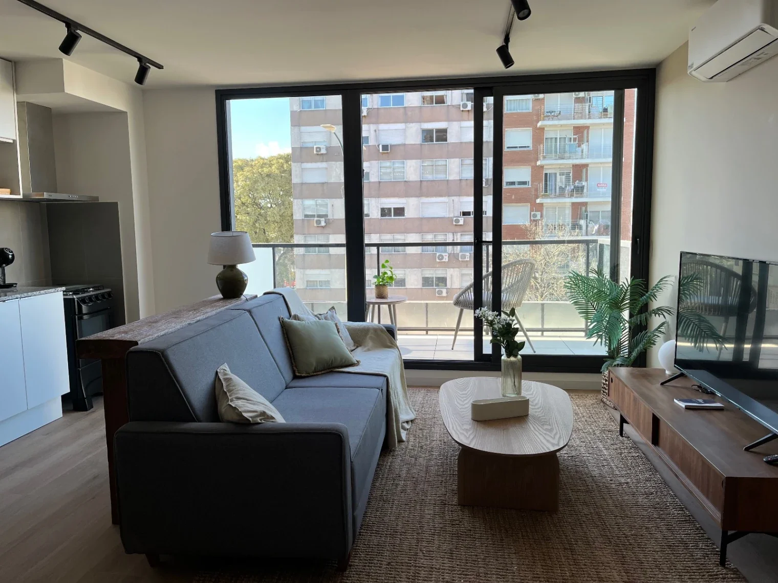 VENTA APARTAMENTO UN DORMITORIO AMPLIA TERRAZA DESCUENTO 7 % SEPTIEMBRE - Imagen 1
