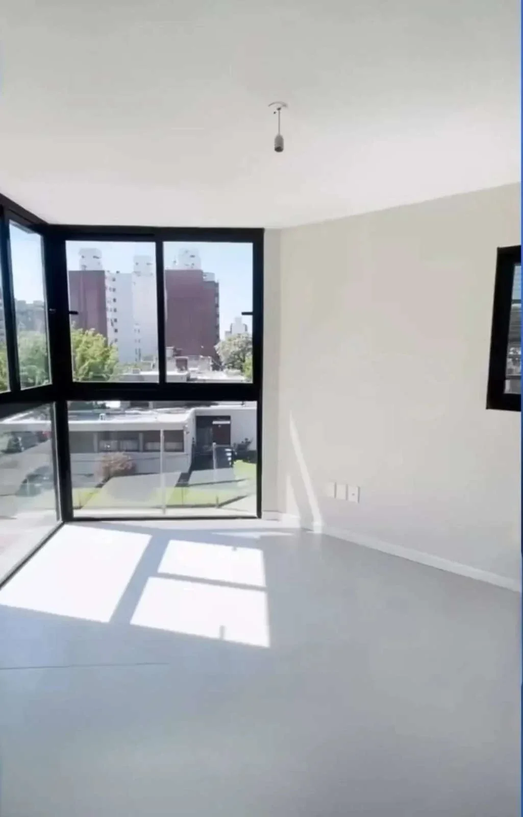 ALQUILER APARTAMENTO UN DORMITORIO, COCHERA EN LA BLANQUEADA - Imagen 1