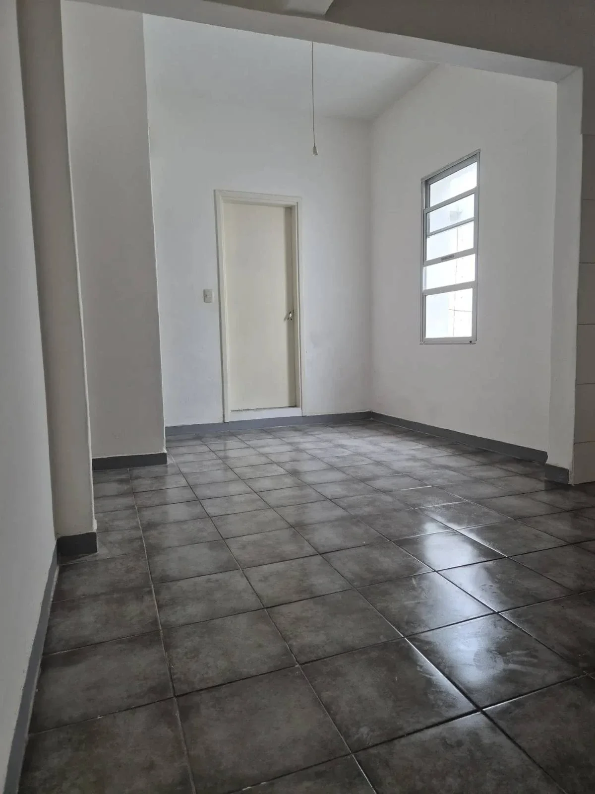 ALQUILER APARTAMENTO DOS DORMITORIOS, BALCÓN AL FRENTE EN BUCEO - Imagen 1