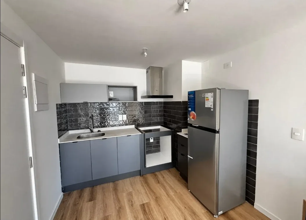 ALQUILER APARTAMENTO UN DORMITORIO, GARAJE A ESTRENAR EN TRES CRUCES - Imagen 5