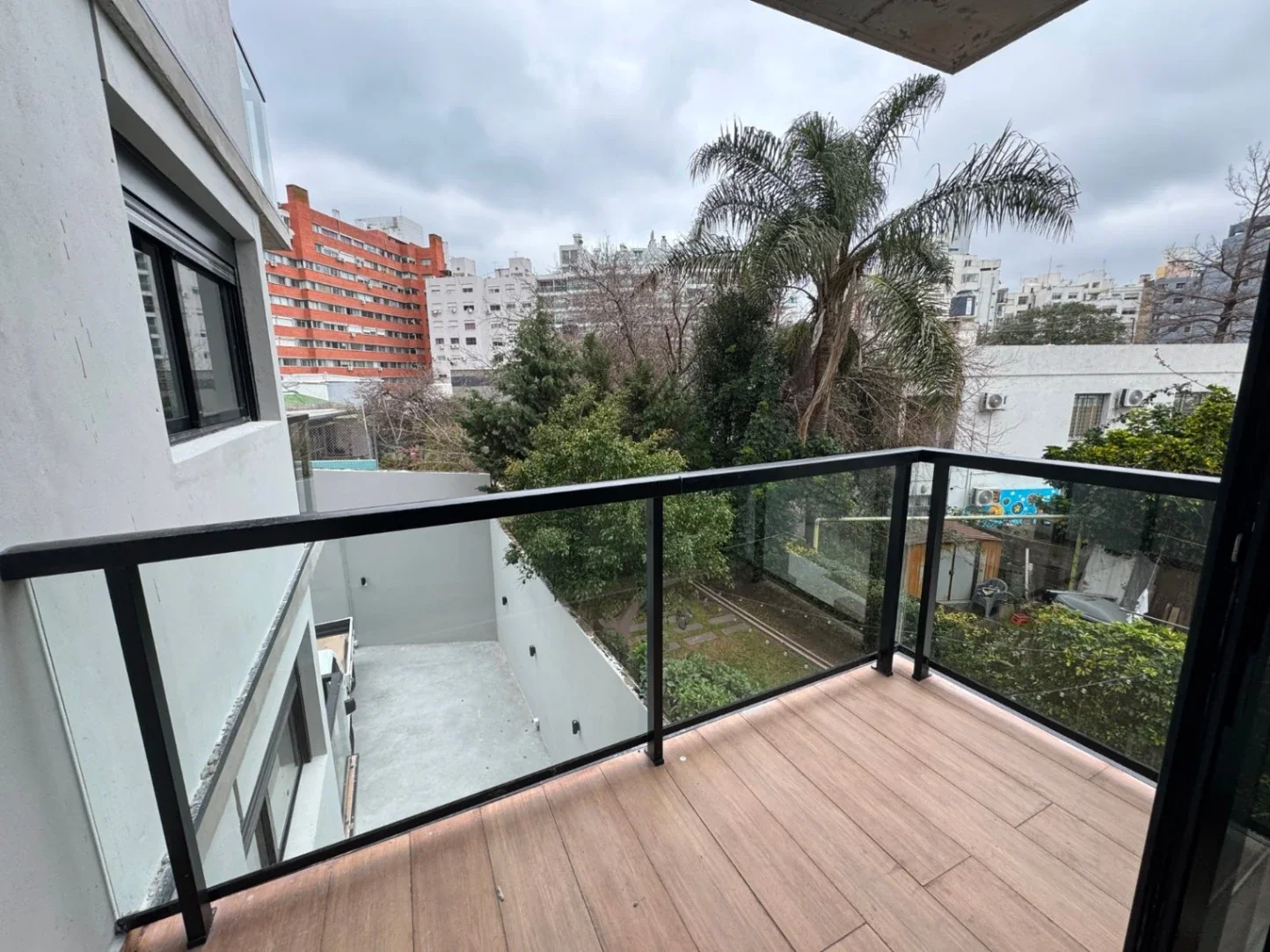 Alquiler | Monoambiente amoblado moderno con balcón en Malvín - Imagen 2