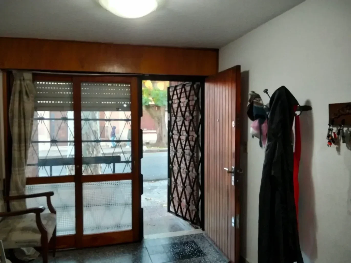 Casa en venta c/ cochera en La Comercial - Imagen 2