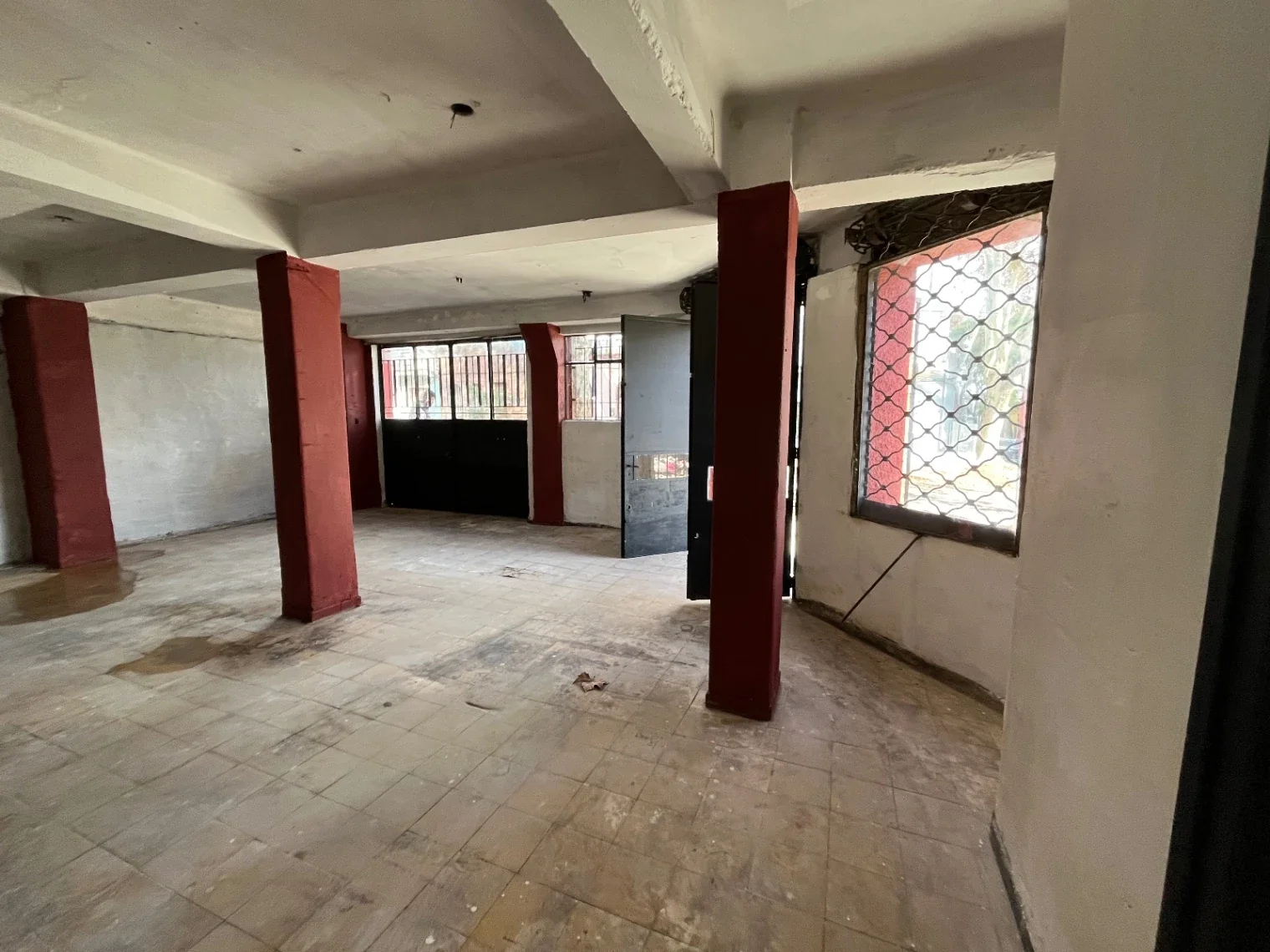 VENTA LOCAL COMERCIAL, OFICINA O DEPÓSITO CON GARAJE EN GOES - Imagen 4