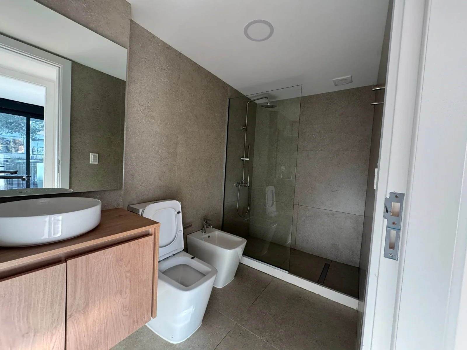 Apartamento de 1 dormitorio a estrenar con amplio balcón al frente Malvín - Imagen 5