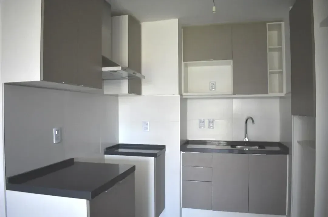 Apartamento en alquiler en Centro - Imagen 2