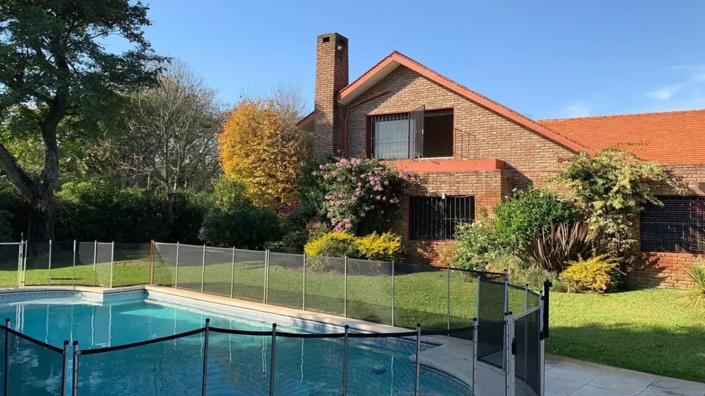 Casa en venta c/ cochera en Carrasco - Imagen 2