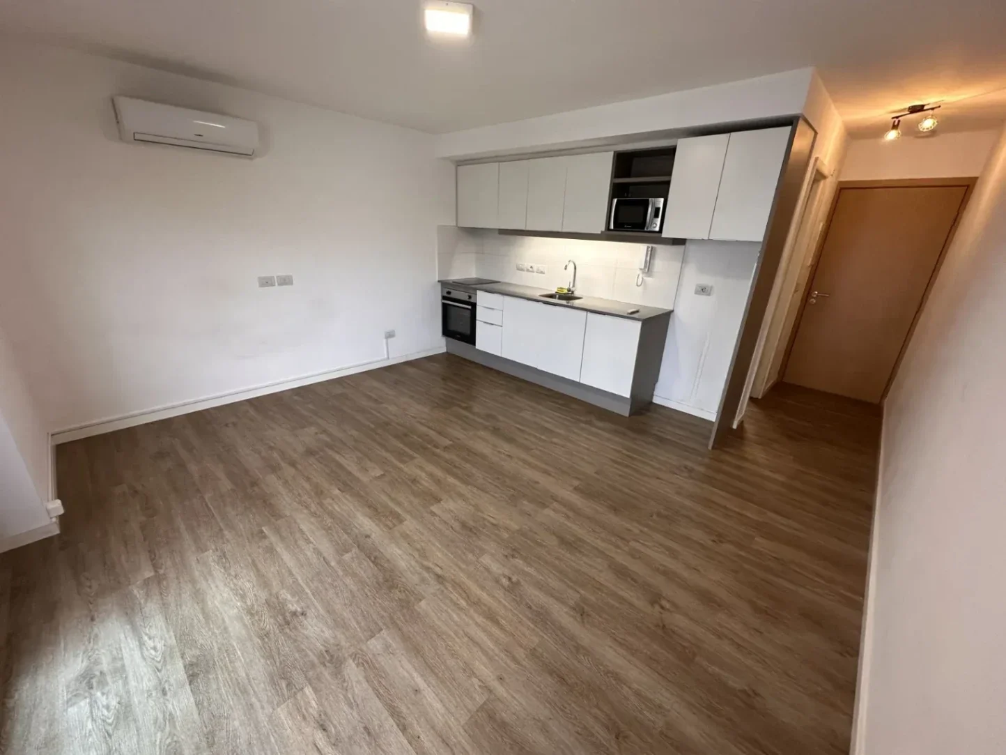 Apartamento en alquiler en Parque Rodó - Imagen 1