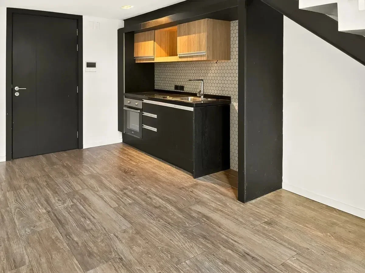 ALQUILER APARTAMENTO UN DORMITORIO TIPO LOFT, PARRILLERO, COCHERA PUNTA CARRETAS - Imagen 2