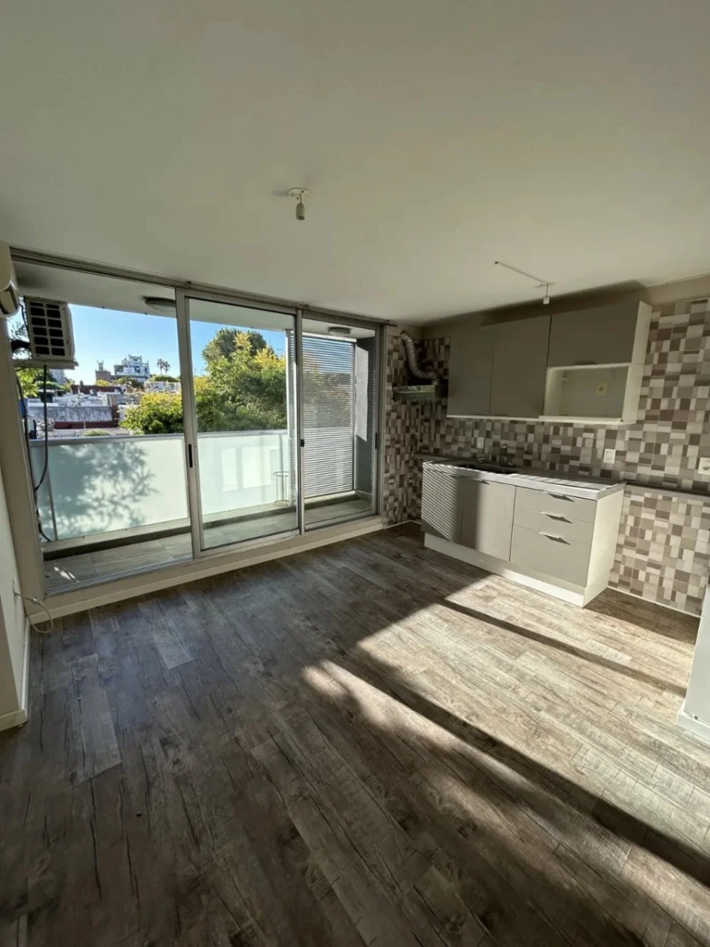 ALQUILER APARTAMENTO DOS DORMITORIOS, GARAJE EN LA BLANQUEADA - Imagen 1