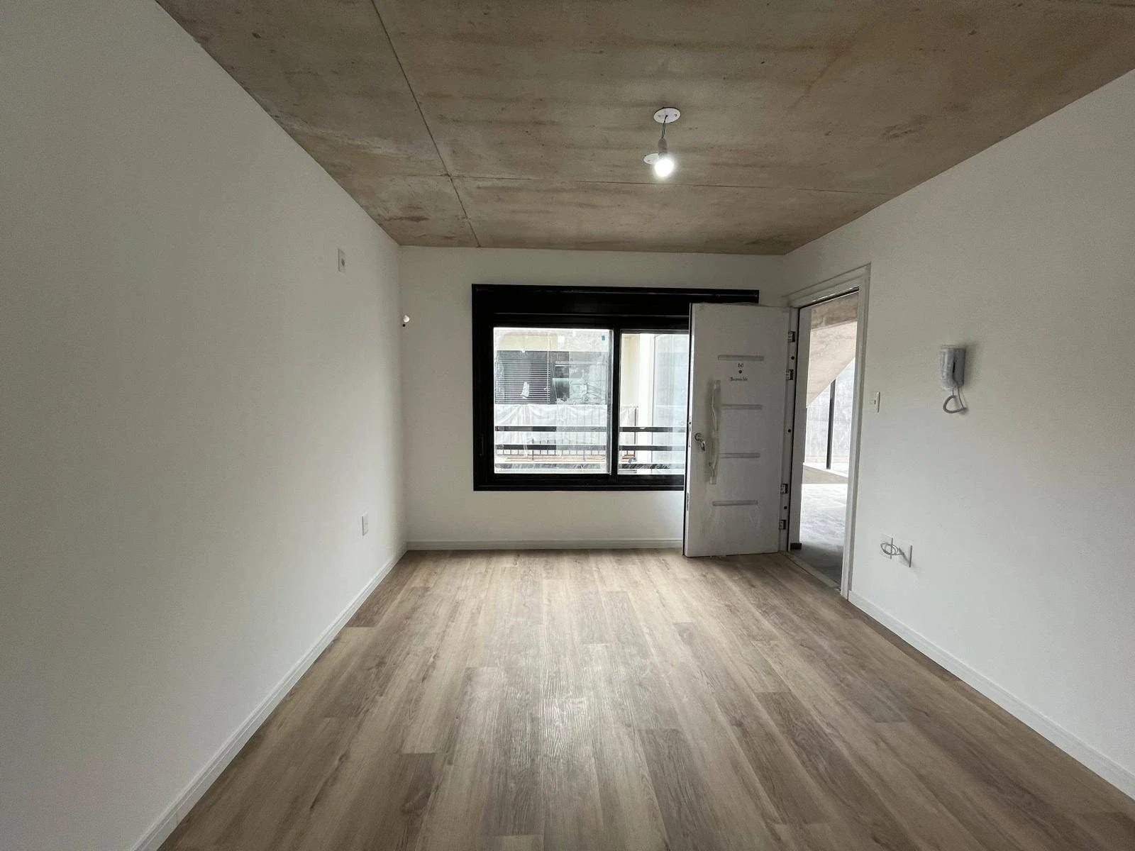 VENTA APARTAMENTO UN DORMITORIO A ESTRENAR, AMPLIA TERRAZA 35m2 - Imagen 1