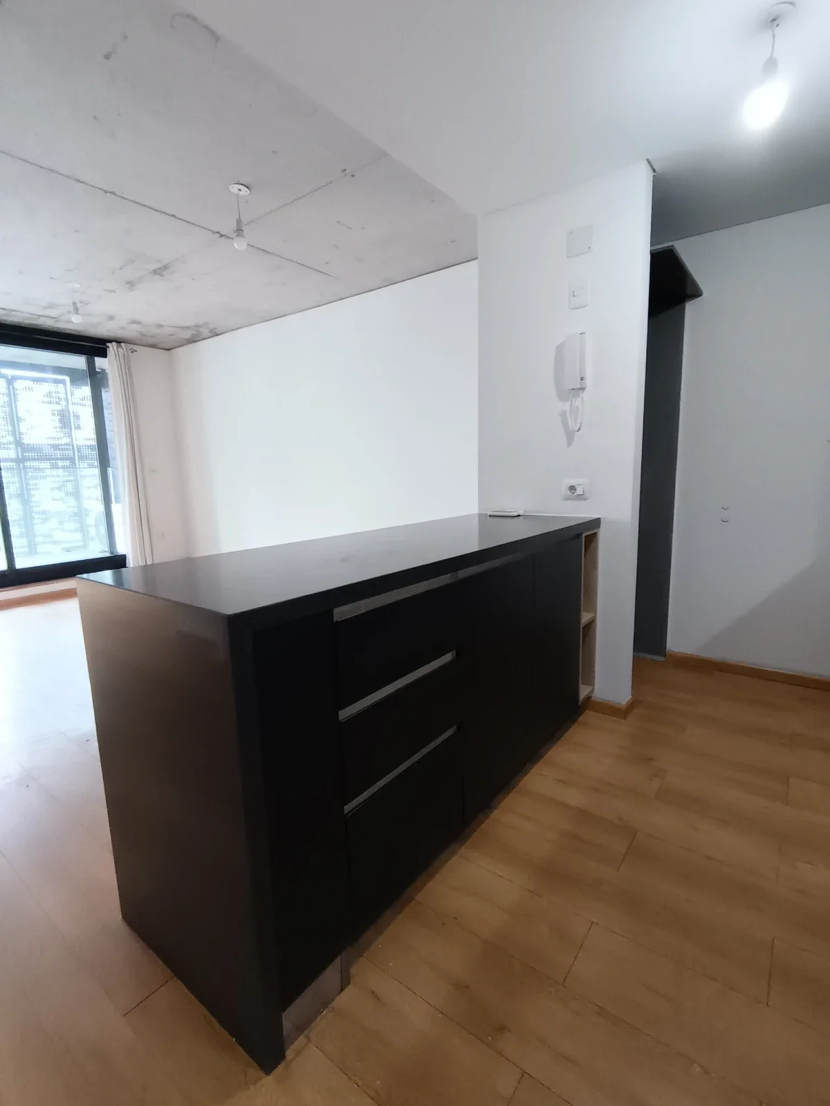 ALQUILER APARTAMENTO UN DORMITORIO, BALCÓN CENTRO - Imagen 2