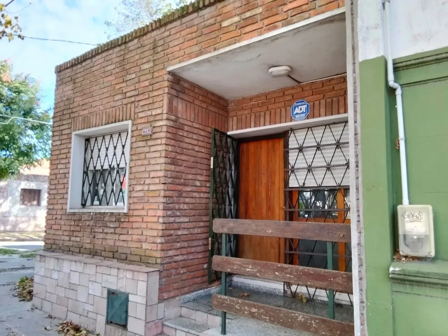 Casa en venta c/ cochera en La Comercial - Imagen 1