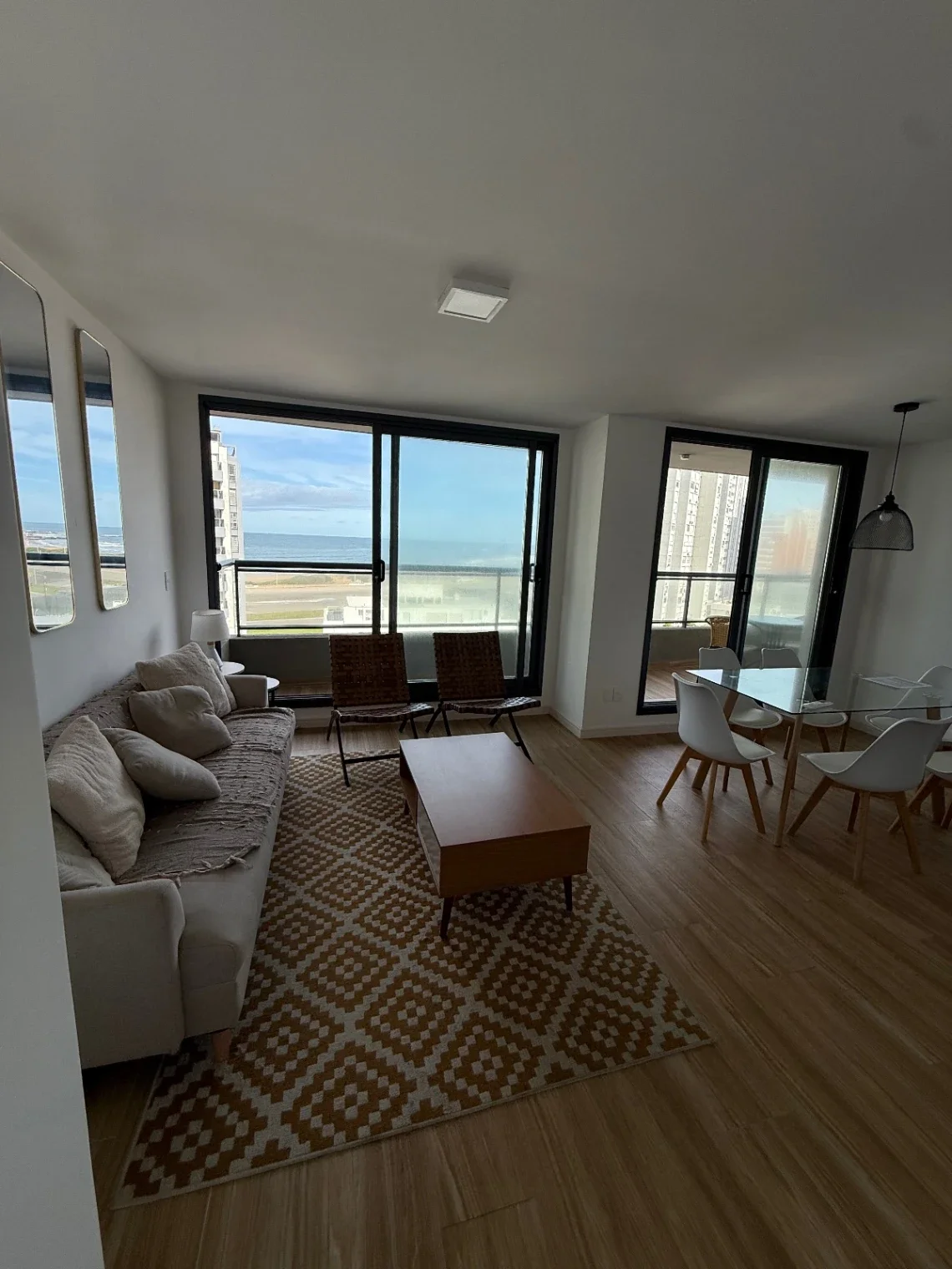 Apto en venta 2 dormitorios 2 baños. Vista al mar y cochera. La pastora - Imagen 2