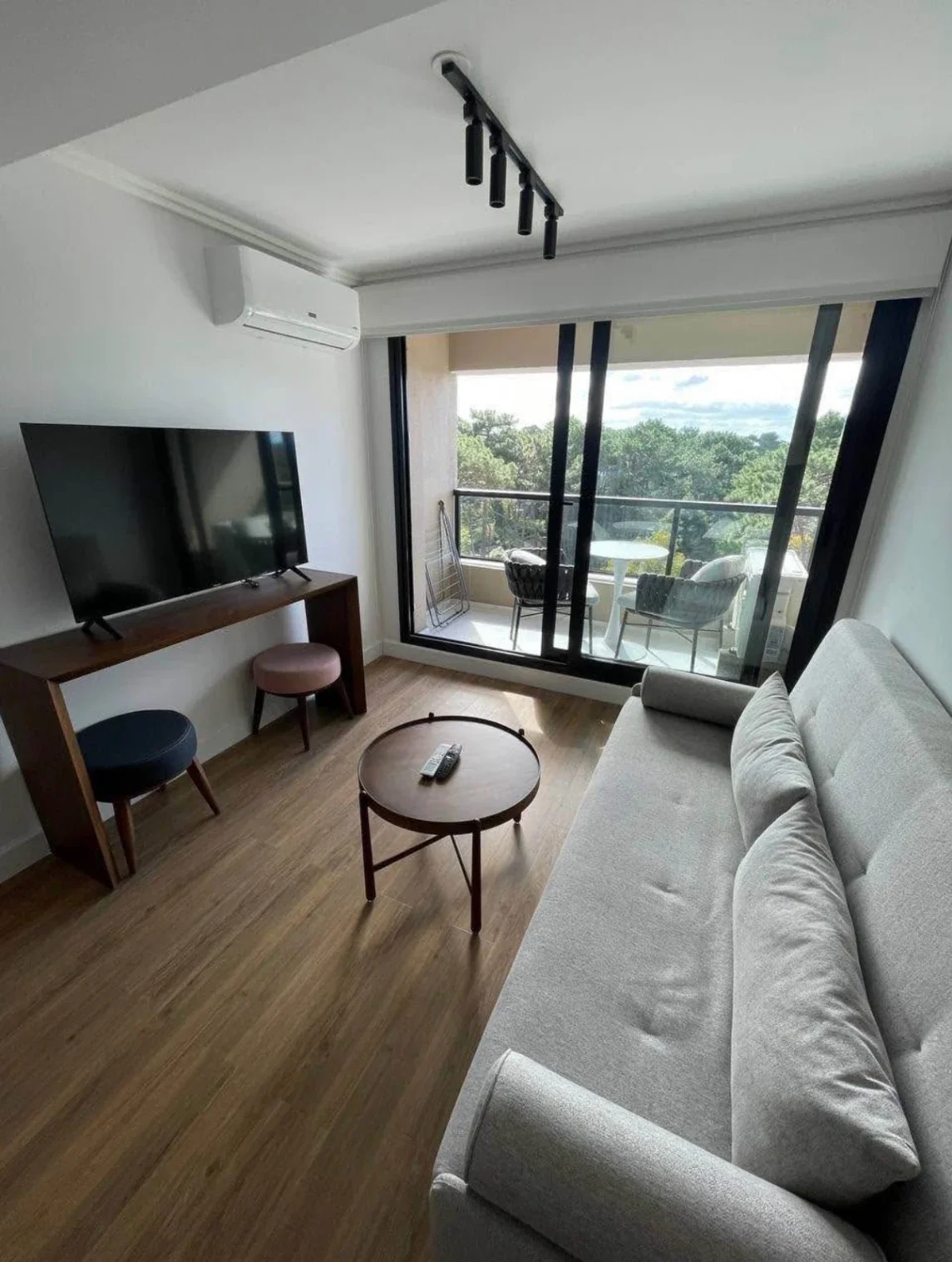 Apartamento en alquiler c/ cochera en Roosevelt - Imagen 2