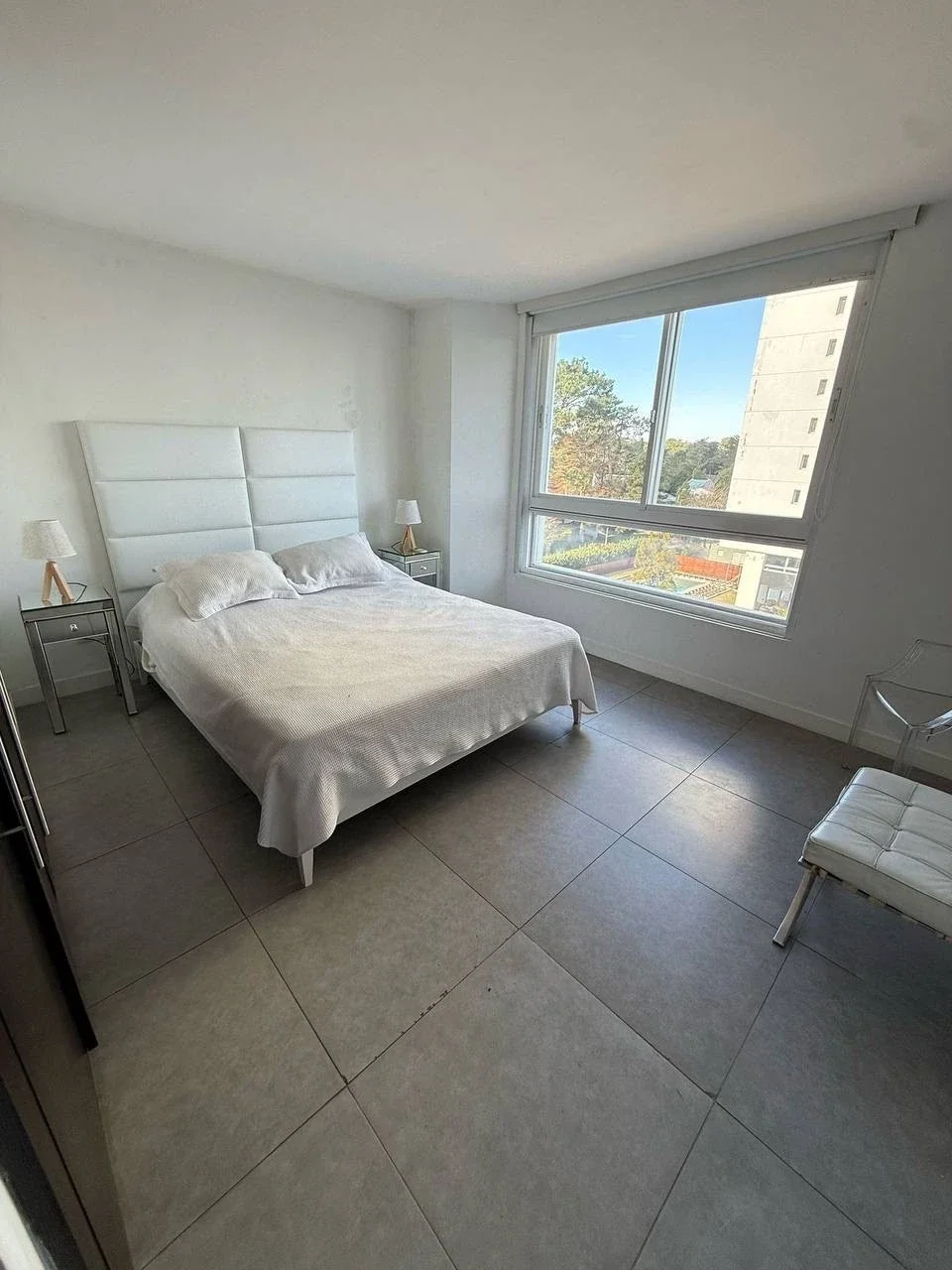 Apartamento en alquiler c/ cochera en Punta Shopping - Imagen 2