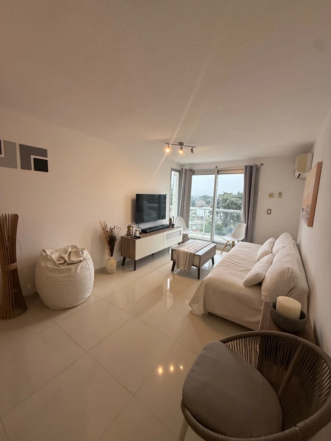 Apartamento en alquiler c/ cochera en Roosevelt - Imagen 2