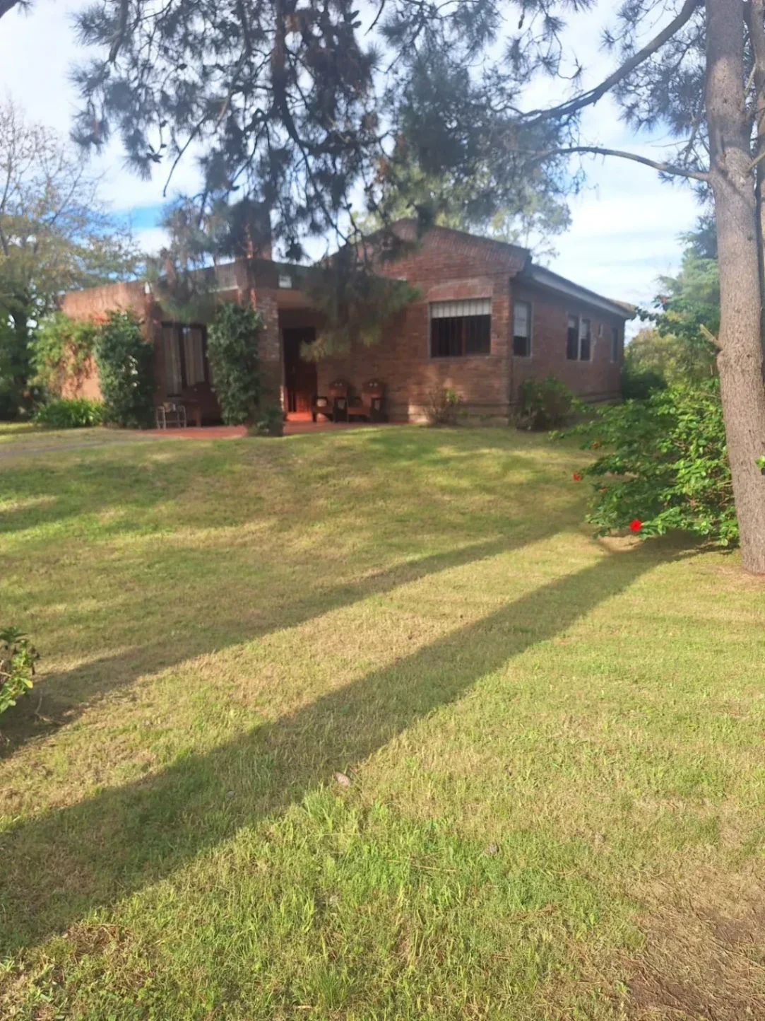 Venta Casa 4 Dormitorios 2 baños, El Pinar con cochera - Imagen 2