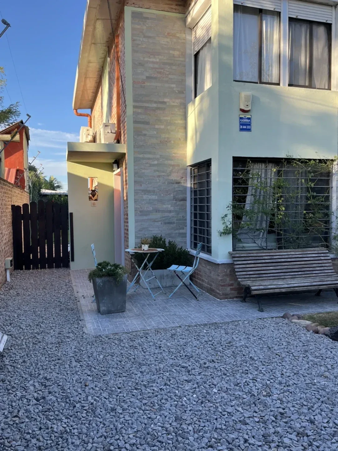 Venta Casa 3 dormitorios 2 baños, Solymar Sur con cochera - Imagen 2