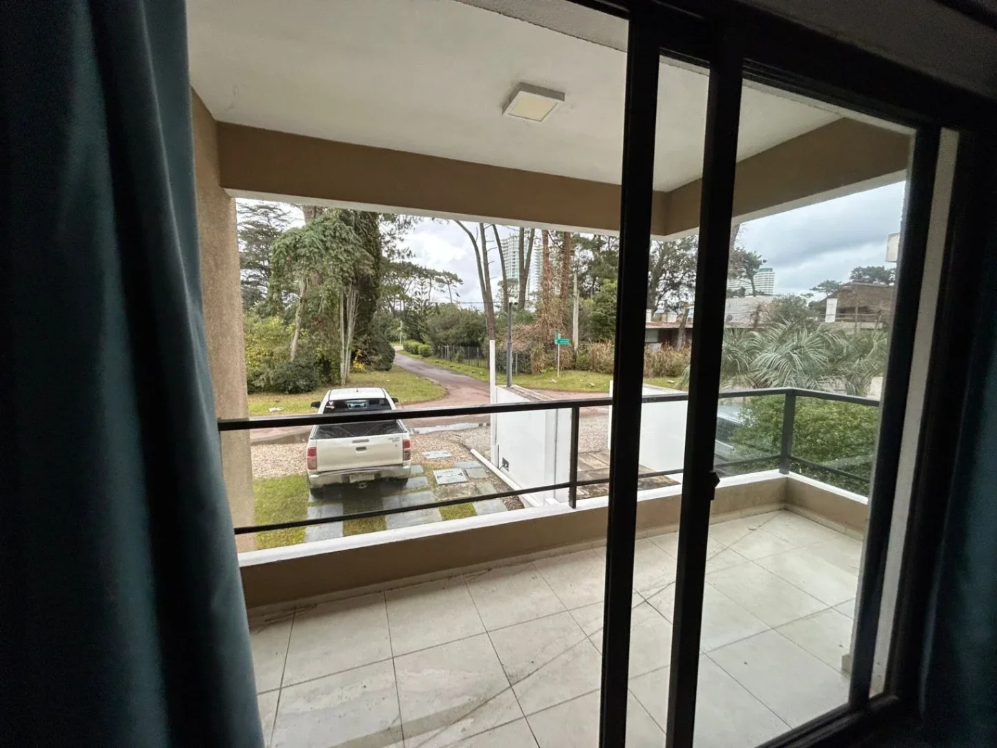 Apartamento en venta c/ cochera en Cantegril - Imagen 2