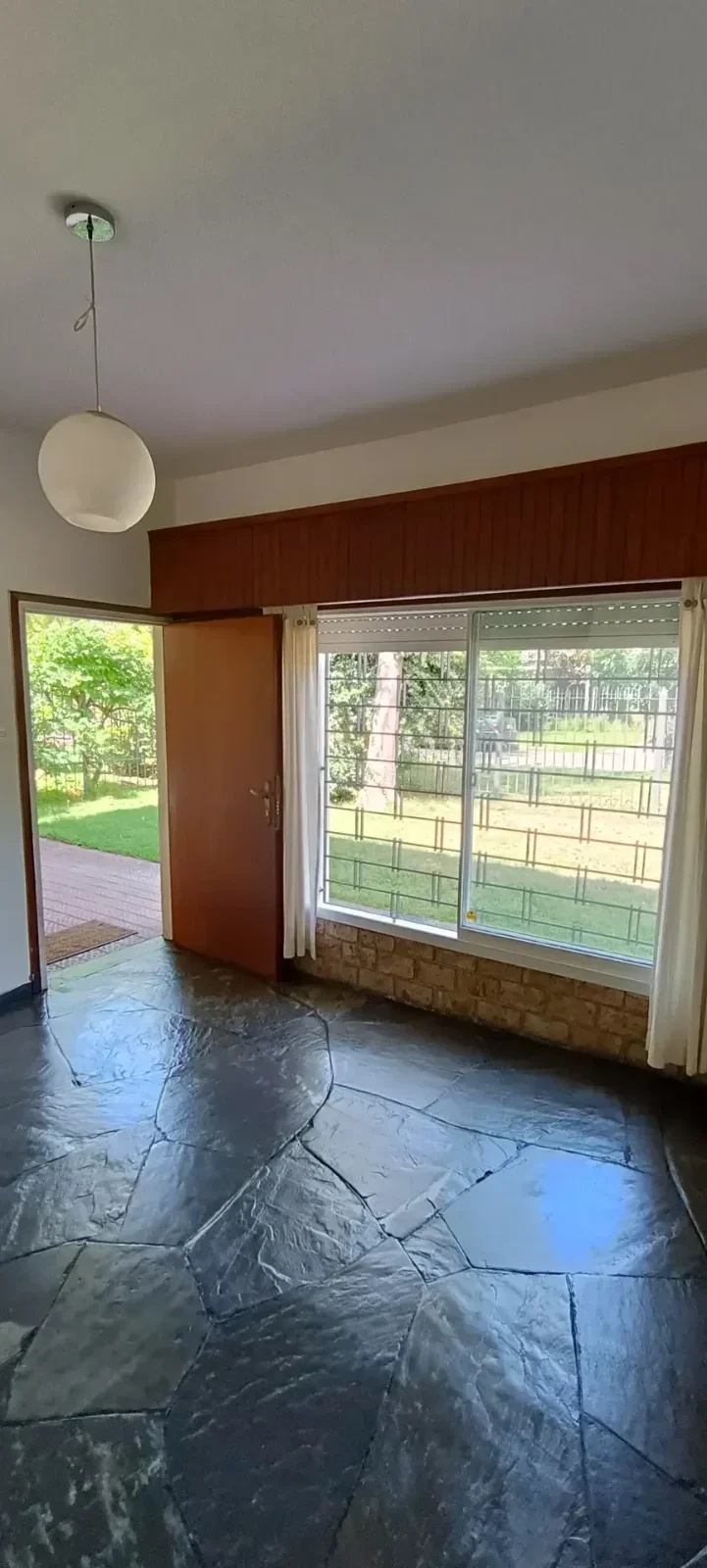 Alquiler Casa 2 Dormitorios 1 baño, Carrasco Norte con cochera - Imagen 4