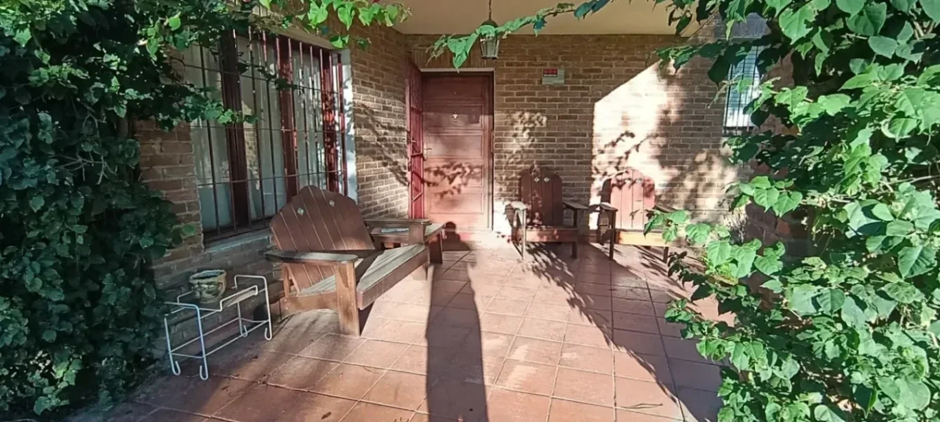 Venta Casa 4 Dormitorios 2 baños, El Pinar con cochera - Imagen 5