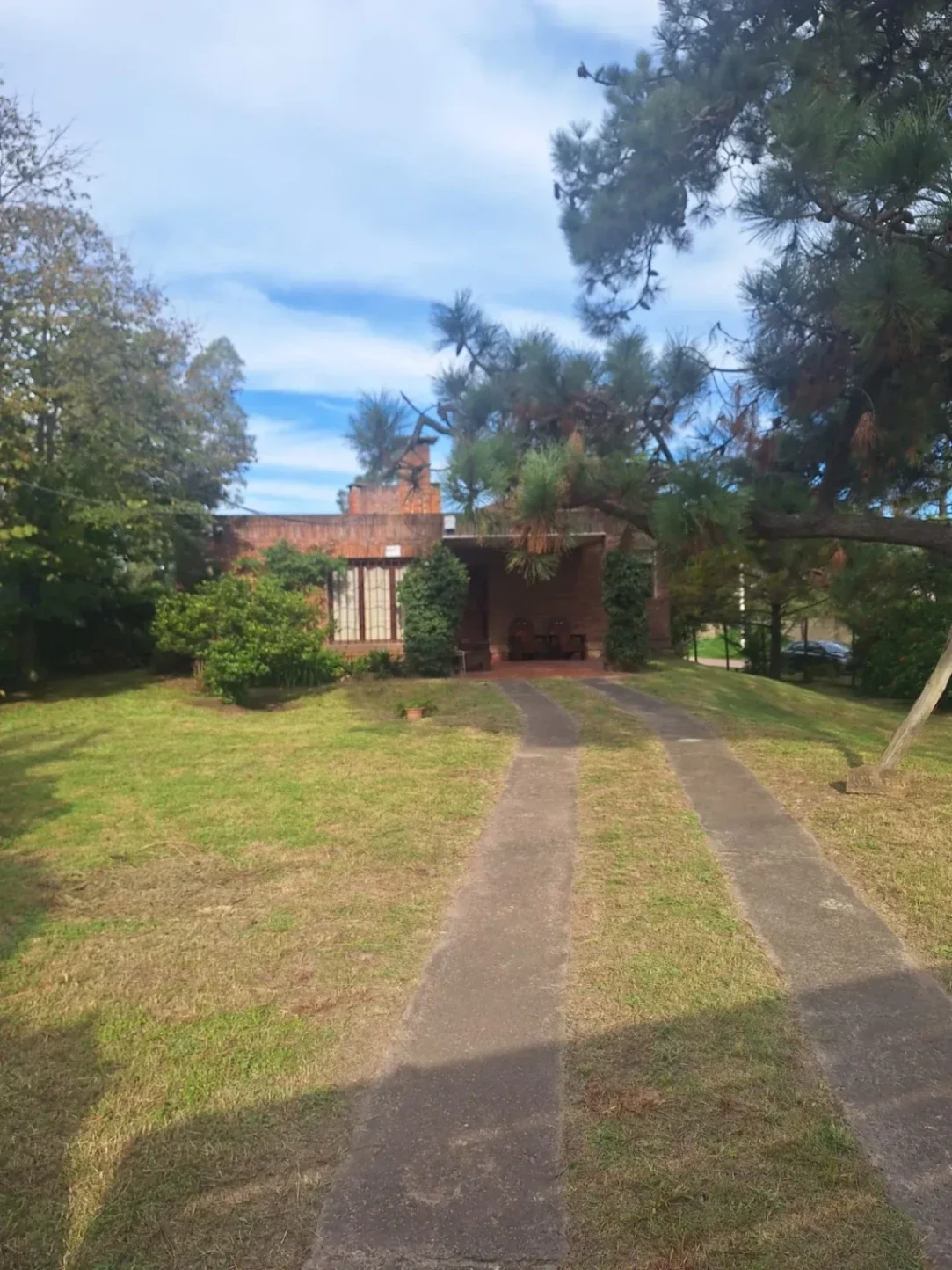 Venta Casa 4 Dormitorios 2 baños, El Pinar con cochera - Imagen 3