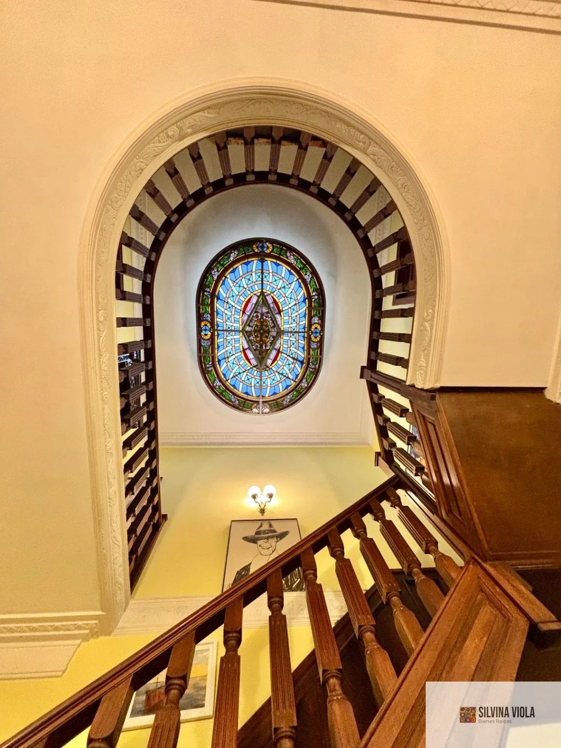 Elegante Casa en Ellauri en Venta y Alquiler. 300 mts. de Fondo en plena ciudad - Imagen 1
