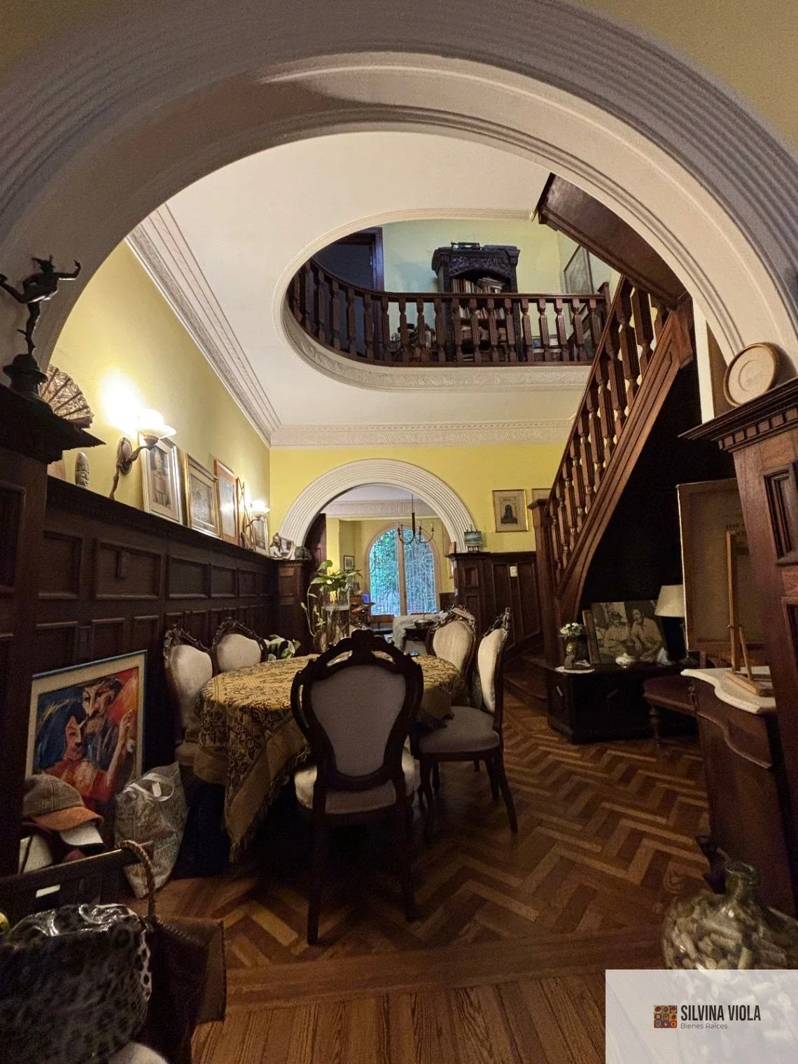 Elegante Casa en Ellauri en Venta y Alquiler. 300 mts. de Fondo en plena ciudad - Imagen 3