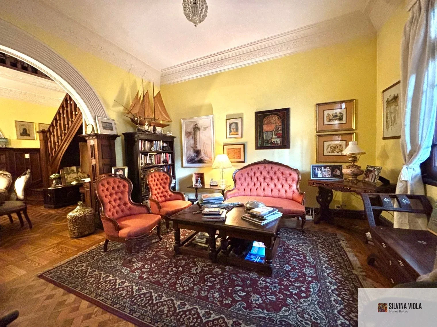 Elegante Casa en Ellauri en Venta y Alquiler. 300 mts. de Fondo en plena ciudad - Imagen 5