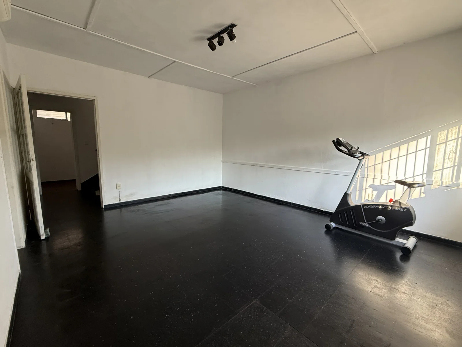 Casa en venta c/ cochera en Villa Dolores - Imagen 2