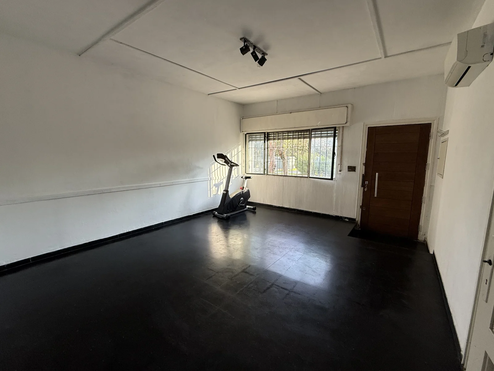 Casa en venta c/ cochera en Villa Dolores - Imagen 1